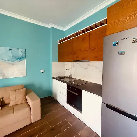 Turquoise Qerret Apartment